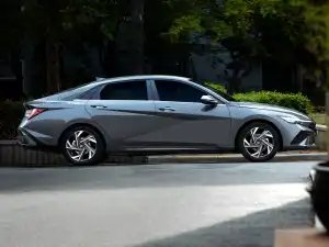 Hyundai Avante экстерьер