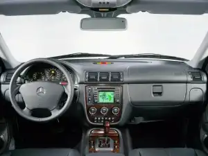 Mercedes-Benz M-Класс 2001–2005