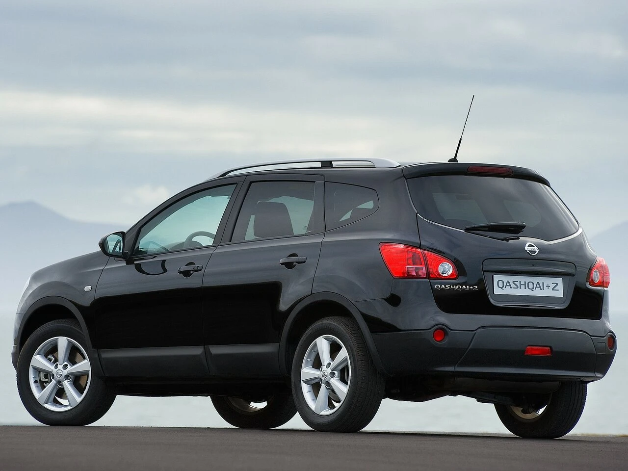 Nissan Qashqai+2 2008–2010