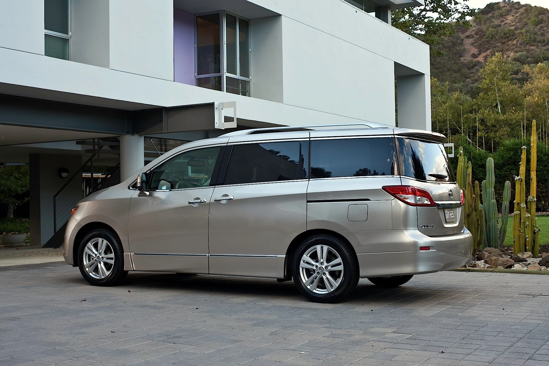 Nissan Quest