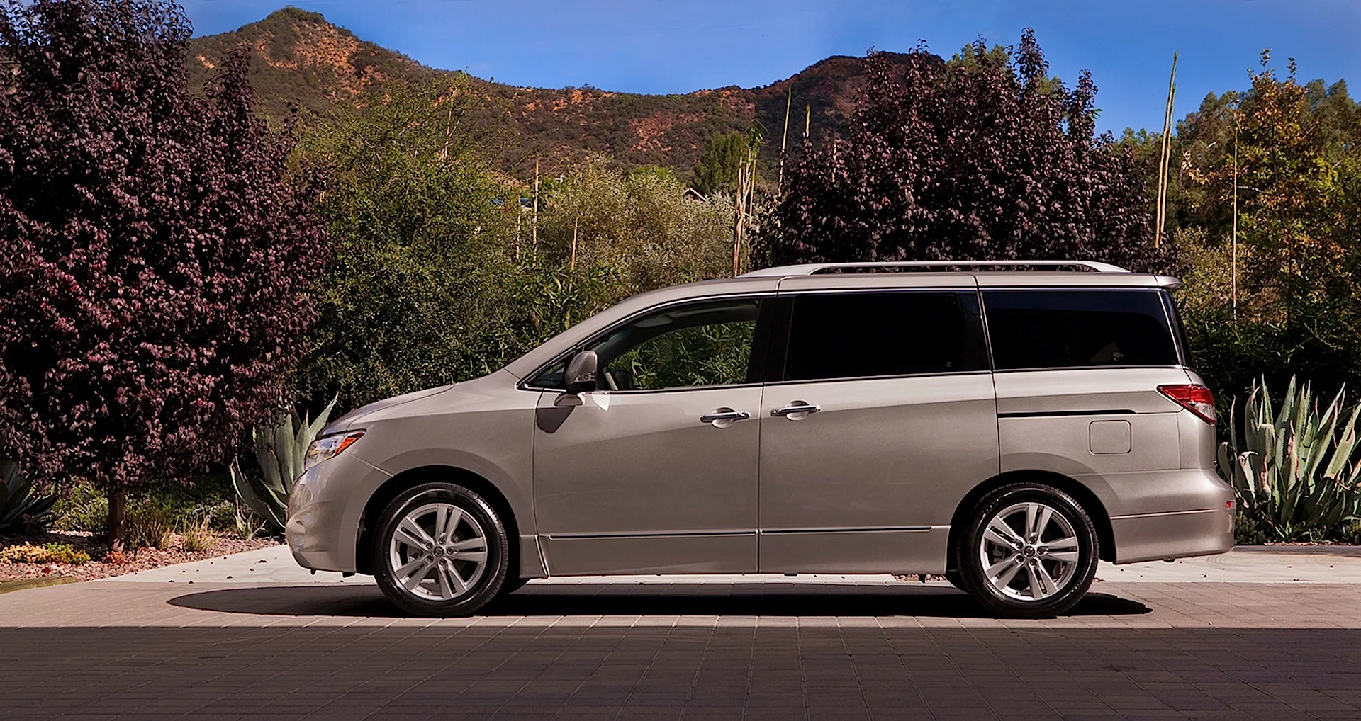Nissan Quest 2011–2017
