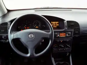 Opel Zafira 1999–2003