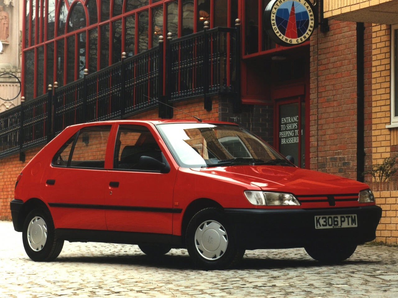 Экстерьер Peugeot 306