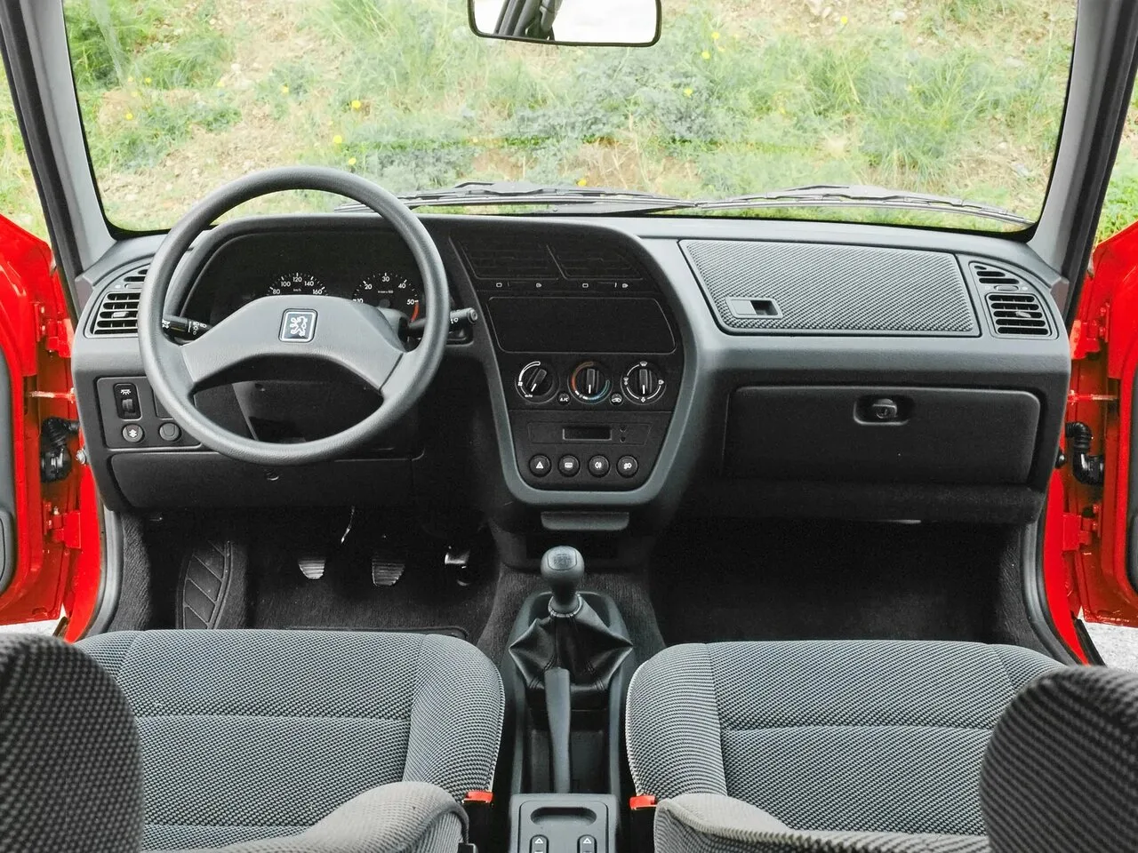 Интерьер Peugeot 306