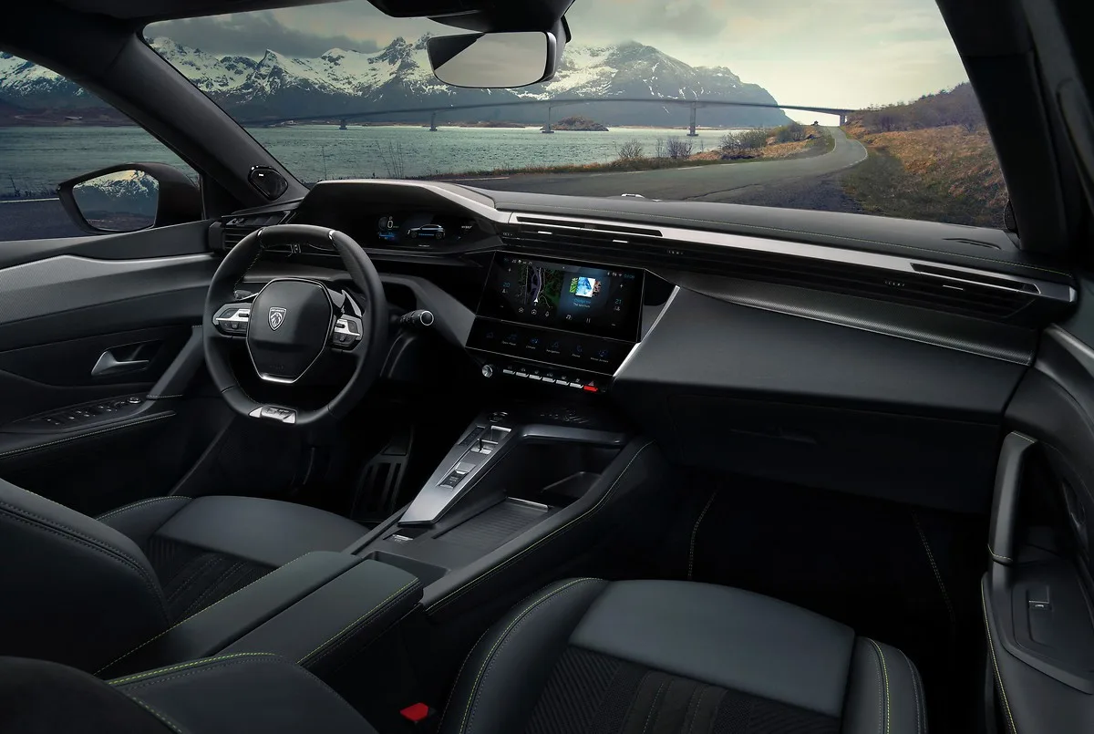 Интерьер Peugeot 308
