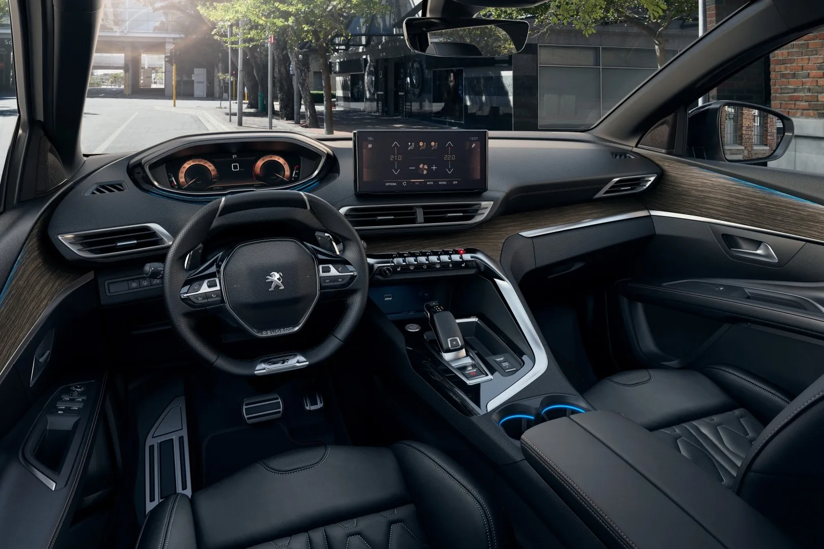 Интерьер Peugeot 5008