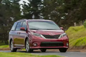 Toyota Sienna 2014–2017