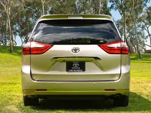 Toyota Sienna 2014–2017