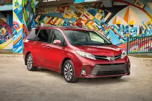 Toyota Sienna 2017–2020
