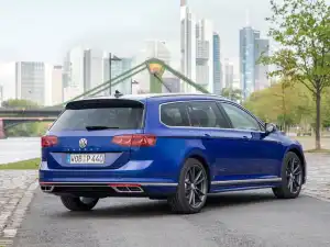 Volkswagen Passat 2019–2023