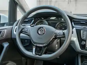 Volkswagen Touran 2010–2015