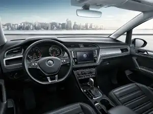 Volkswagen Touran 2010–2015