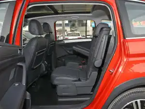 Volkswagen Touran 2010–2015
