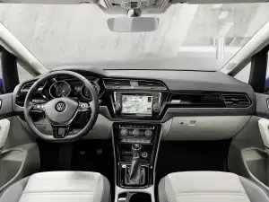Volkswagen Touran 2015–2026
