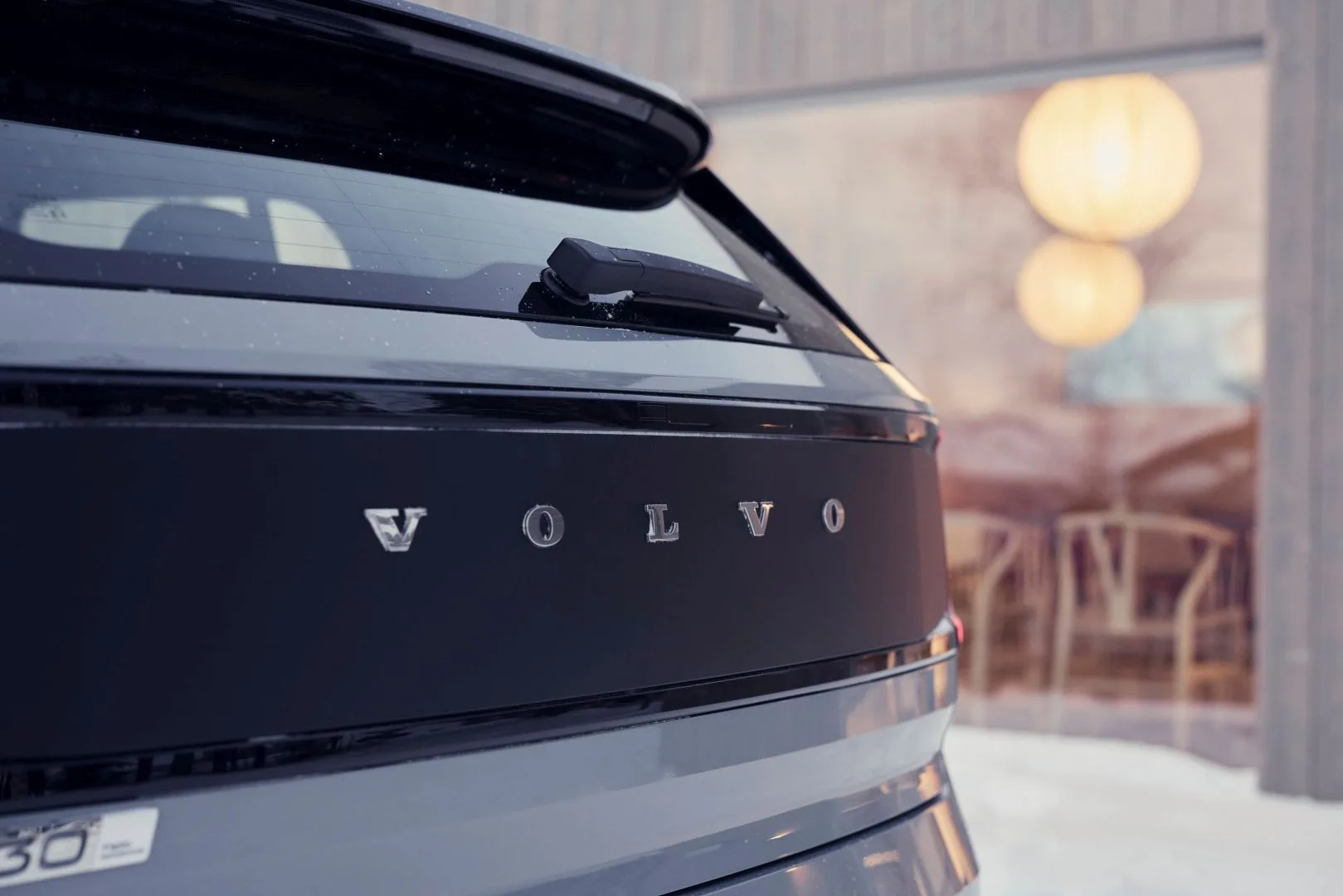 Volvo вид сзади