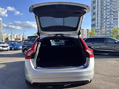 Volvo V60 I · Рестайлинг — Изображение 13