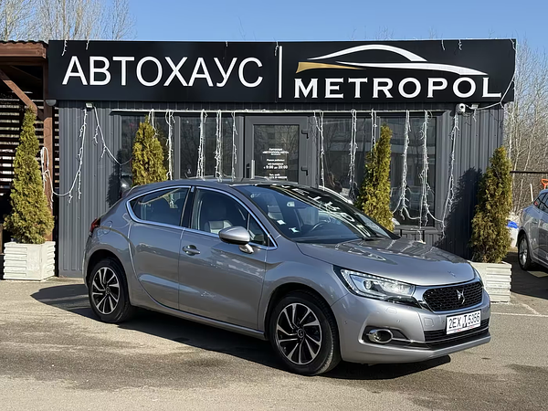 DS 4