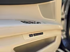 BMW 7 серия F01, F04 — Изображение 6