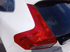 Volvo V40 II — Изображение 12