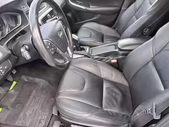 Volvo V40 II — Изображение 16