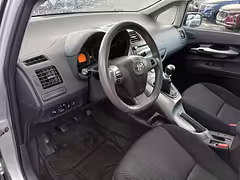 Toyota Auris I (E150) · Рестайлинг — Изображение 28