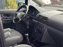 SEAT Alhambra I · Рестайлинг — Изображение 15